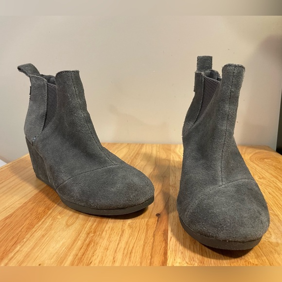 Grey wedge ankle booties from Toms - Picture 1 of 1